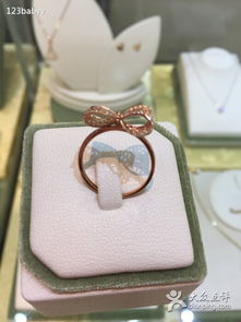 黃金與文具的優(yōu)雅交匯 Golden Hee飾品的獨(dú)特魅力