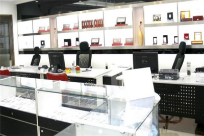 恒和珠寶 匠心獨運，璀璨傳承——探索珠寶首飾零售的藝術與價值